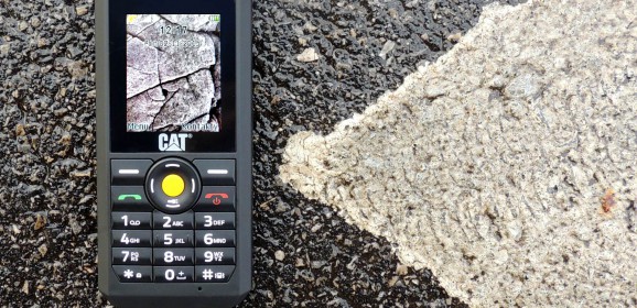 CAT B30 – wideotest telefonu, któremu nie straszne woda, wstrząsy i niskie temperatury